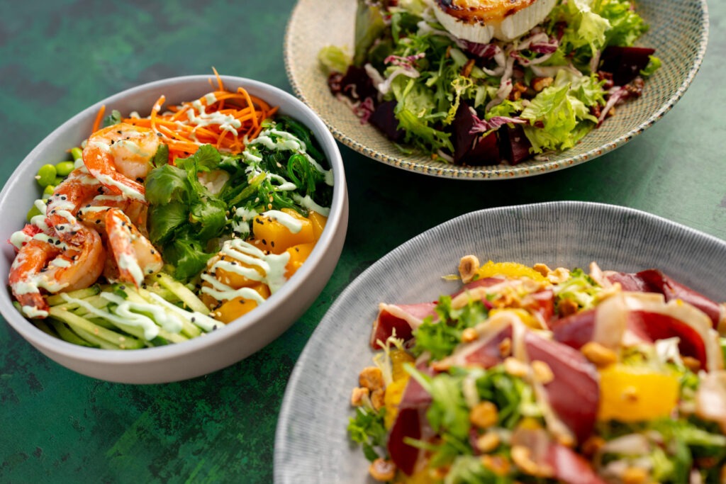 Skvělé saláty z naší nabídky. Zážitek z moderní gastronomie v Praze. Navštivte restauraci Rosmarina a dopřejte si fine dining v příjemném prostředí na břehu Vltavy.