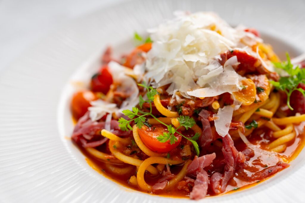 Jak vaří ty nejlepší restaurace v Praze? Moderně, kreativně a vždy z kvalitních a čerstvých surovin. Zážitek z moderní gastronomie v Praze. Navštivte restauraci Rosmarina a dopřejte si fine dining v příjemném prostředí na břehu Vltavy.