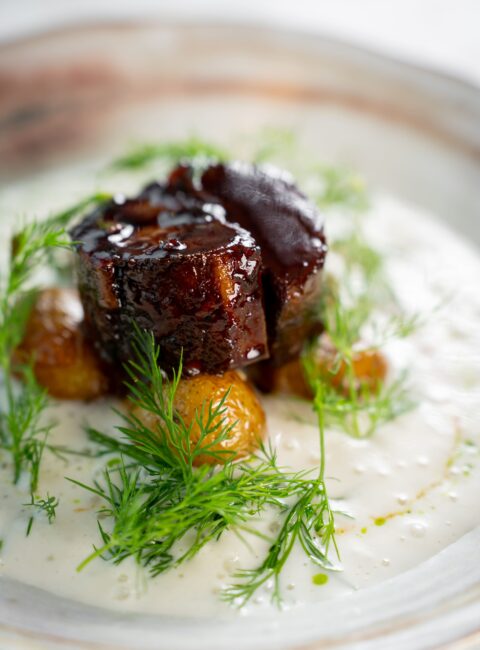 Hovězí karabáček s koprovou omáčkou - gastronomický zážitek v restauraci Rosmarina